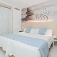 Отель Sun Beach - Только для взрослых Испания, Санта-Понса - отзывы, цены и фото номеров - забронировать отель Sun Beach - Только для взрослых онлайн комната для гостей фото 4