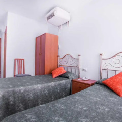 Отель Hostal Ramos Стандартный номер фото 10