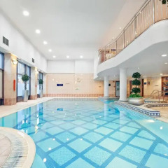 Отель Glasgow Lofts бассейн