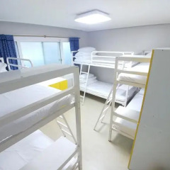 Hause Itaewon - Hostel Кровать в мужском общем номере с двухъярусной кроватью