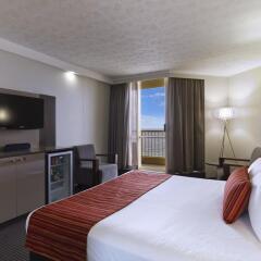 Отель Novotel Surfers Paradise 4* Номер категории Премиум с различными типами кроватей фото 6