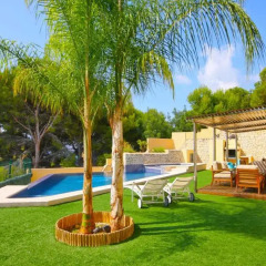 Отель Villa Oasis бассейн
