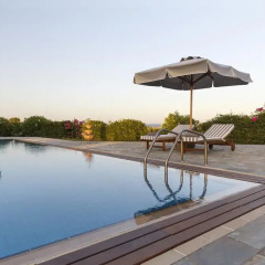 Отель Belvedere Beachfront Villa бассейн