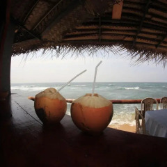 Отель Surfing Beach Guest House Хиккадува пляж