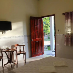 Отель Hoa Nhat Lan Bungalow 2* Стандартный номер с двуспальной кроватью фото 6