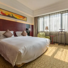 Отель Holiday Inn Shanghai Hongqiao Central 4* Представительский люкс с различными типами кроватей фото 2