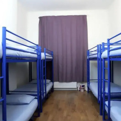 Отель Saint James Backpackers Кровать в общем номере с двухъярусной кроватью фото 12