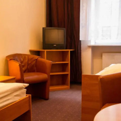 Hotel Mazowiecki Стандартный номер с двуспальной кроватью (общая ванная комната) фото 6