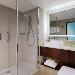 Отель Courtyard by Marriott Cologne Кёльн ванная