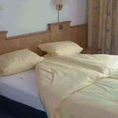 Отель Westfalischer Hof Германия, Дюссельдорф - отзывы, цены и фото номеров - забронировать отель Westfalischer Hof онлайн комната для гостей