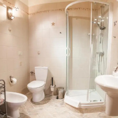 Отель Duval Serviced Apartments Польша, Варшава - отзывы, цены и фото номеров - забронировать отель Duval Serviced Apartments онлайн ванная