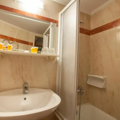 Acropolis View Hotel Афины ванная