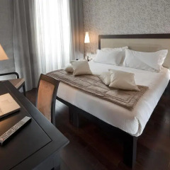 Отель c-hotels Fiume 4* Улучшенный номер двуспальная кровать фото 2