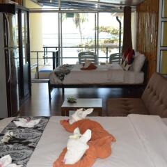 2W Beach Hostel Стандартный семейный номер фото 2