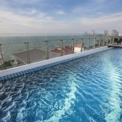Отель Serenotel Pattaya Beach Front бассейн фото 2