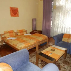 Hostel King Апартаменты с различными типами кроватей