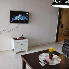 ArendaIzrail Balcony Apartment - HaGolan Street Израиль, Тель-Авив - отзывы, цены и фото номеров - забронировать отель ArendaIzrail Balcony Apartment - HaGolan Street онлайн комната для гостей фото 3