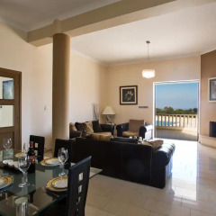 Отель Akefalou Sea View Villa в номере