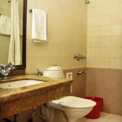 Отель Pee Fifty One House ванная