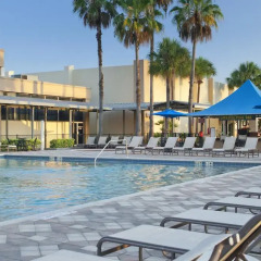 Отель DoubleTree by Hilton at the Entrance to Universal Orlando бассейн фото 2
