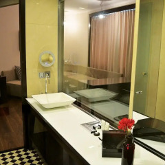 Quentin Boutique Hotel 4* Улучшенный номер с различными типами кроватей фото 12