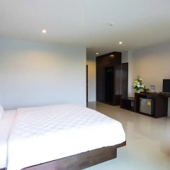 Peak Boutique City Hotel 3* Улучшенный номер с различными типами кроватей фото 3