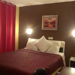 Отель Hipotel Paris Gambetta République 2* Стандартный номер с двуспальной кроватью фото 5