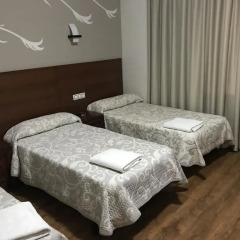 Отель Hostal Juli Испания, Каррисо - отзывы, цены и фото номеров - забронировать отель Hostal Juli онлайн комната для гостей
