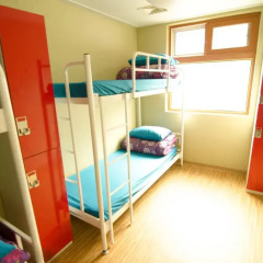 Kimchee Sinchon Guesthouse - Hostel Кровать в общем номере с двухъярусной кроватью фото 23