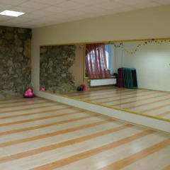Отель Kocēnu sporta nama hostelis фитнесс-зал фото 2