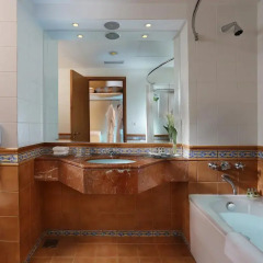 Millennium Airport Hotel Dubai 4* Номер Делюкс с разными типами кроватей фото 3