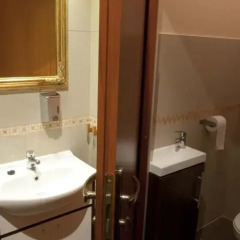 Отель Hostel Cinema Польша, Вроцлав - отзывы, цены и фото номеров - забронировать отель Hostel Cinema онлайн ванная