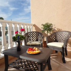 Отель La Zenia Holiday Home Ориуэла балкон