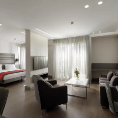 Отель Holiday Suites Полулюкс фото 2