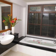 Отель Lanta Casuarina Beach Resort ванная фото 2