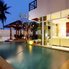 Отель Seetrough Villas бассейн