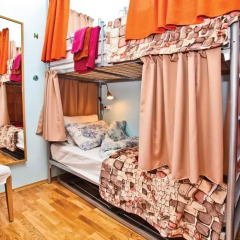 Seasons Хостел Кровати в общем номере с двухъярусными кроватями
