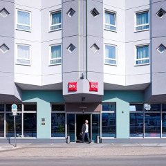 Отель ibis Hotel Köln Centrum Германия, Кёльн - отзывы, цены и фото номеров - забронировать отель ibis Hotel Köln Centrum онлайн городской автобус