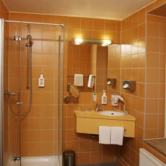 Отель Helvetia Hotel Munich City Center Германия, Мюнхен - 2 отзыва об отеле, цены и фото номеров - забронировать отель Helvetia Hotel Munich City Center онлайн ванная фото 2