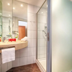 Отель Leonardo Hotel Dresden Altstadt Германия, Дрезден - отзывы, цены и фото номеров - забронировать отель Leonardo Hotel Dresden Altstadt онлайн ванная