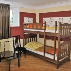 Hostel Vake Garden Стандартный семейный номер с двуспальной кроватью фото 4