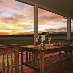 Отель River Bend Lodge балкон