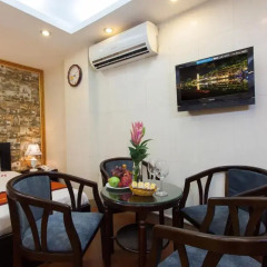 Hanoi Rendezvous Boutique Hotel 3* Стандартный семейный номер с различными типами кроватей фото 2