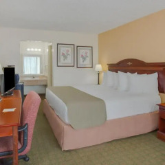 Отель Days Inn by Wyndham Asheville West 2* Стандартный номер с различными типами кроватей фото 4