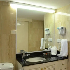 Acacia Court Hotel ванная фото 2