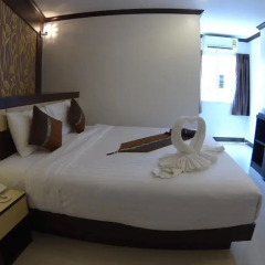 Patong Mansion Hotel 3* Улучшенный номер двуспальная кровать фото 4