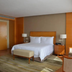 Four Seasons Hotel Mumbai 5* Улучшенный номер с различными типами кроватей фото 12