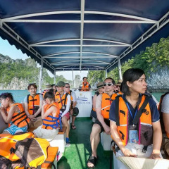 Отель Emeraude Classic Cruises 4* Улучшенный номер с различными типами кроватей фото 9
