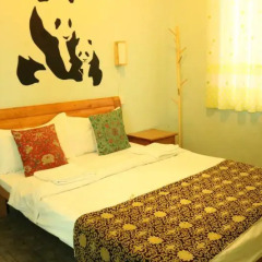 Chengdu Mrs Panda Hostel Номер с общей ванной комнатой с различными типами кроватей (общая ванная комната) фото 4