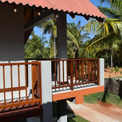 The Coconut Garden Hotel & Restaurant 3* Шале с различными типами кроватей фото 5